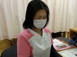 <受付兼アシスタント>早川 貴子 <受付兼アシスタント>早川 貴子